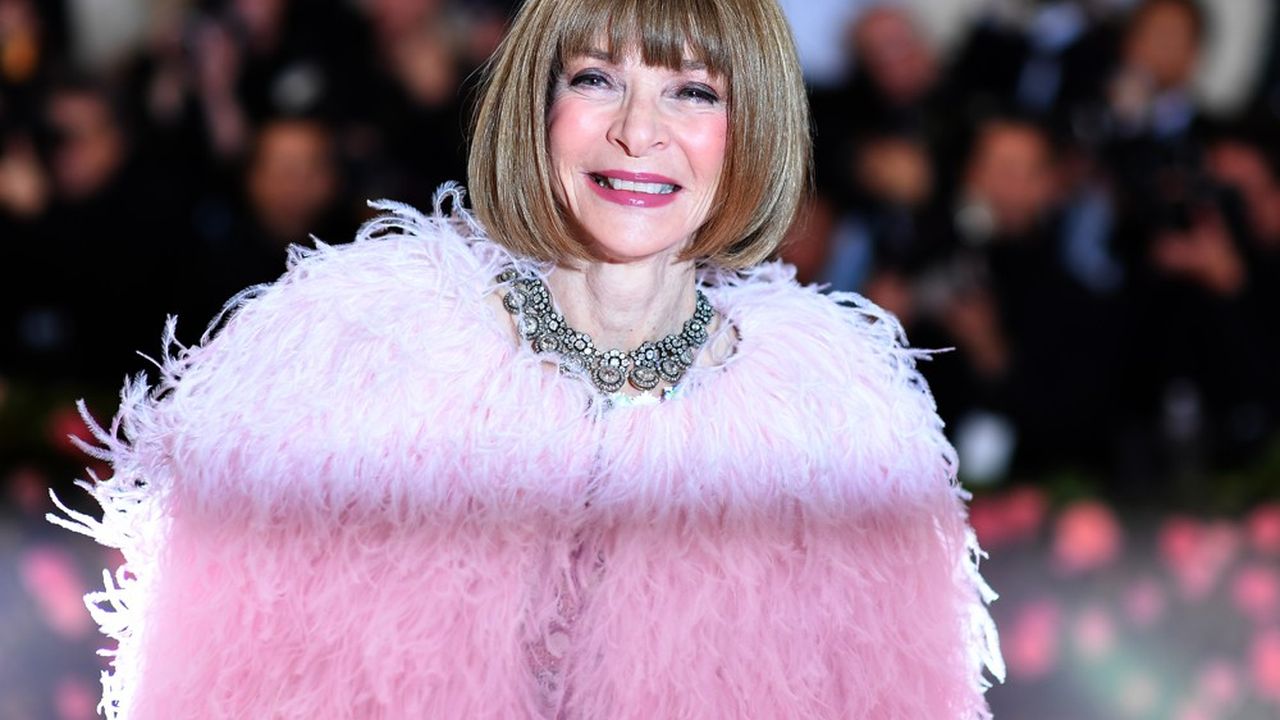 Vogue Editor-in-Chief Anna Wintour arrives for the 2019 Met Gala at the Metropolitan Museum of Art on May 6, 2019, in New York. - The Gala raises money for the Metropolitan Museum of Arts Costume Institute. The Gala's 2019 theme is Camp: Notes on Fashion" inspired by Susan Sontag's 1964 essay "Notes on Camp". (Photo by Angela WEISS / AFP)